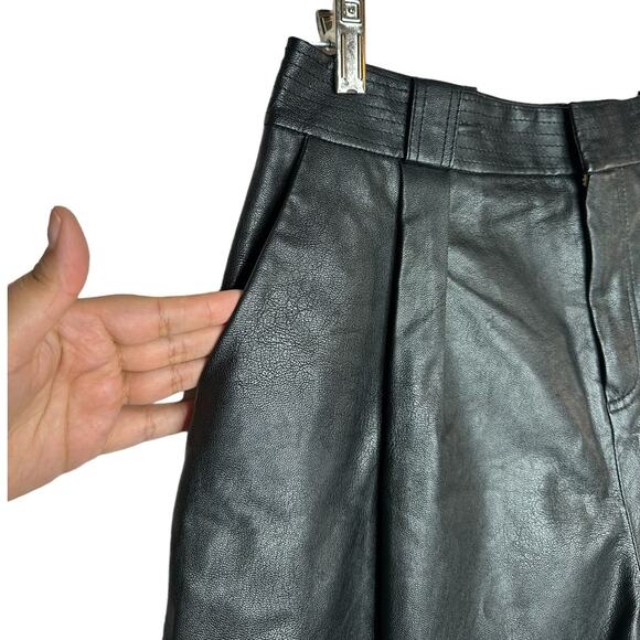 NWT Scotch & Soda Para Dice Black Shorts Faux Leather Heart Eyelet Size Medium - Picture 6 of 13